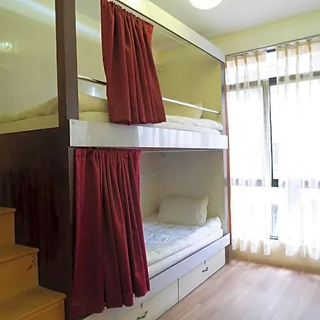 Urban Apartments And Rooms